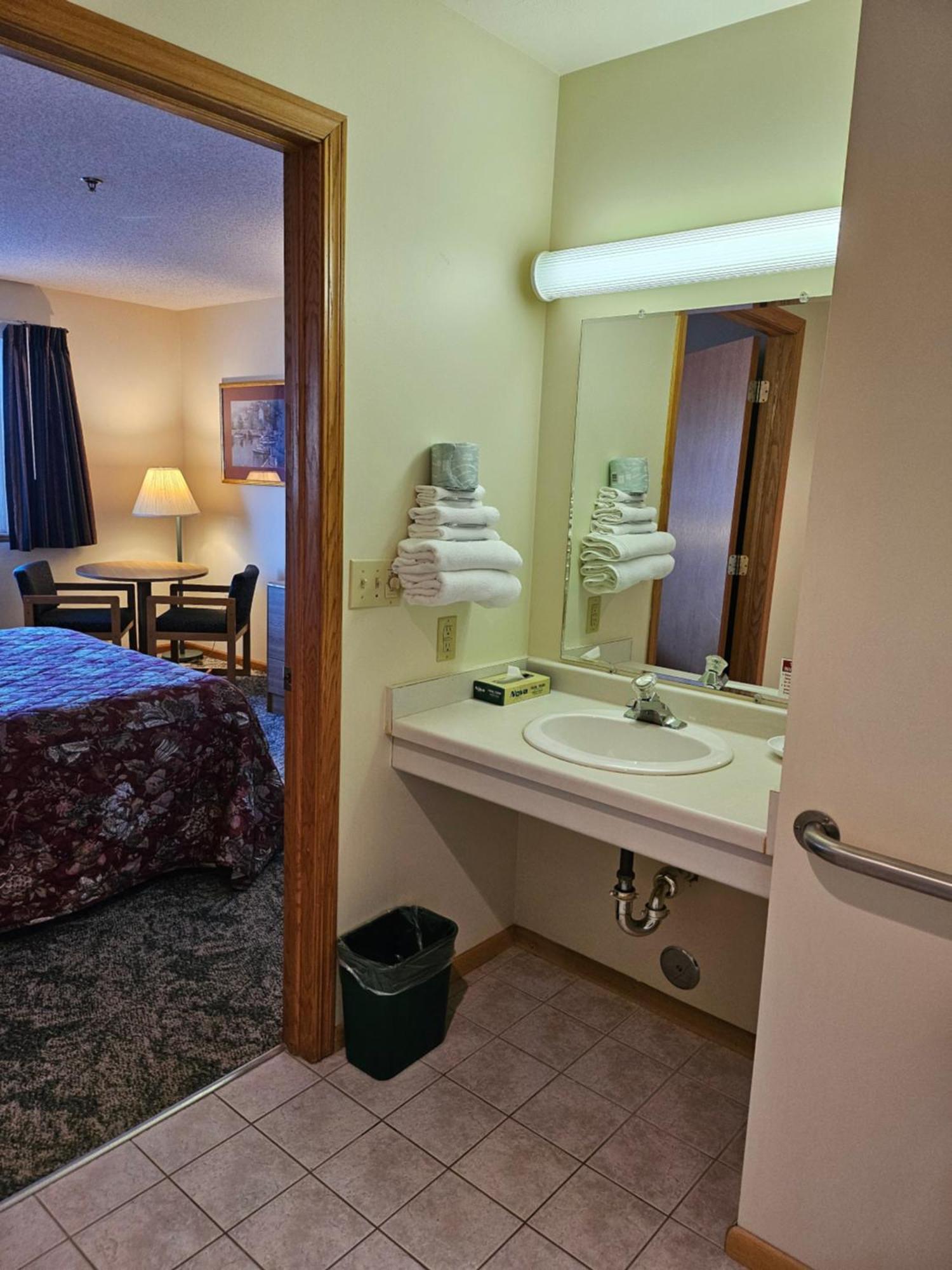 Lincoln Host Motor Inn Escanaba Oda fotoğraf