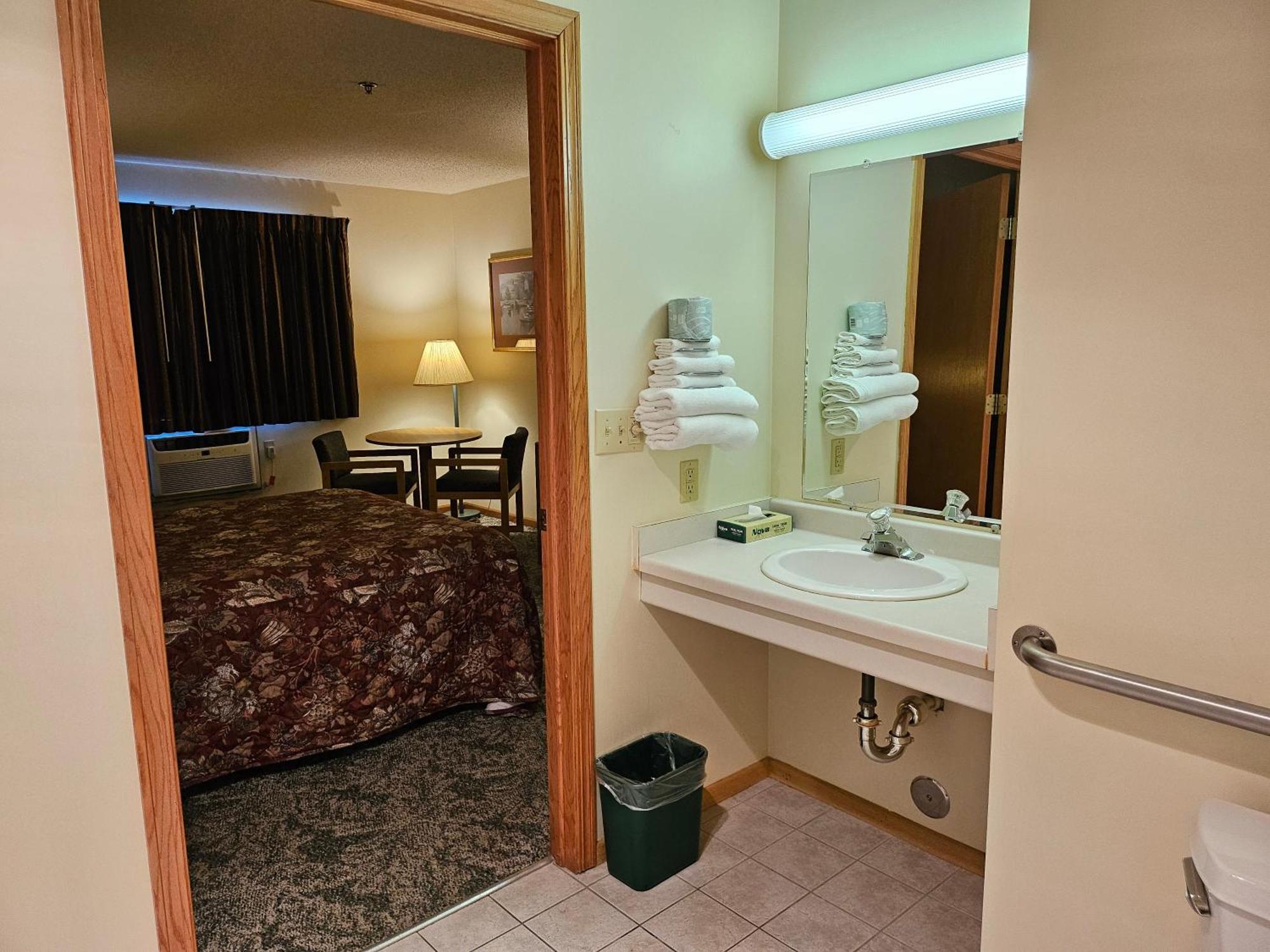 Lincoln Host Motor Inn Escanaba Oda fotoğraf